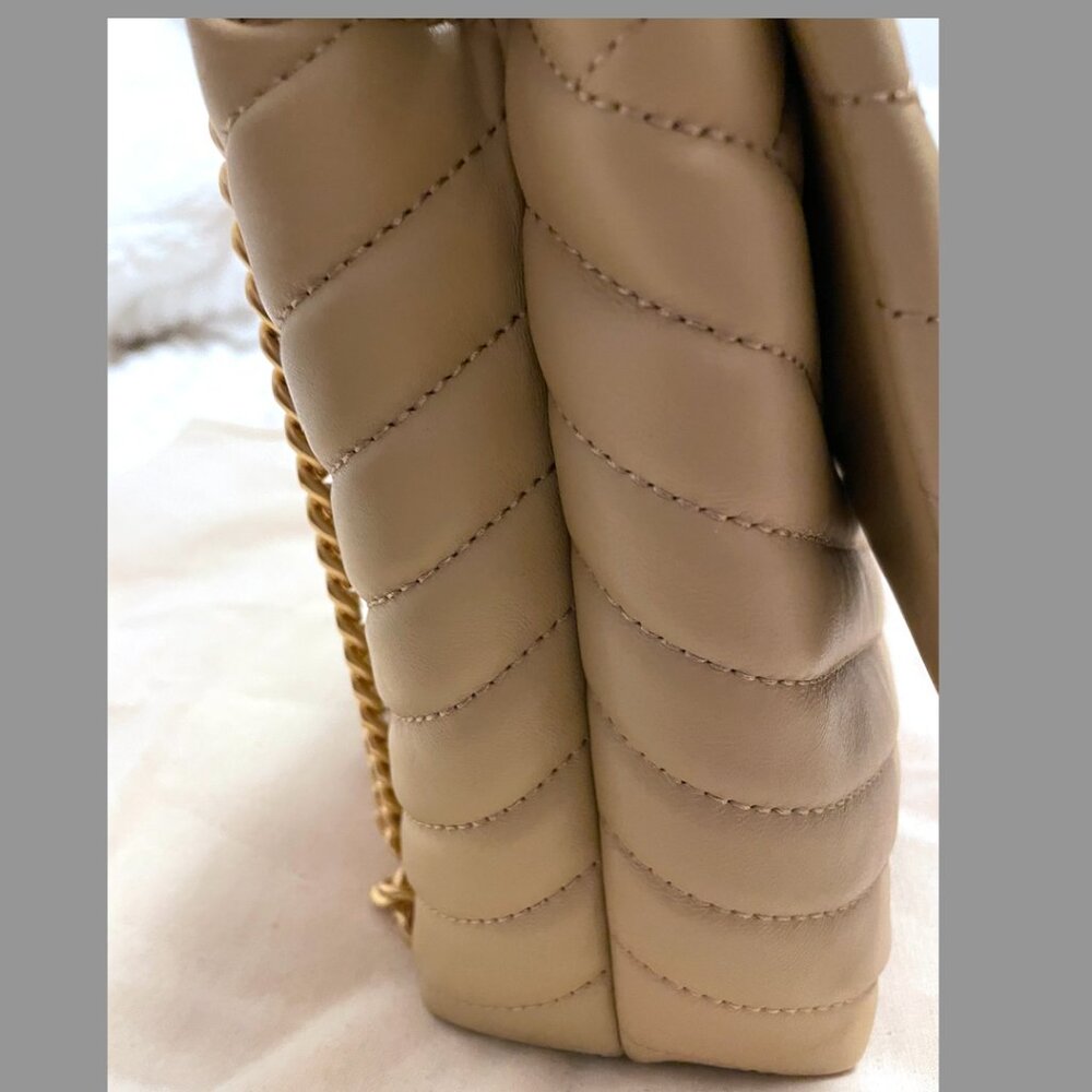 Tory Burch | Kira Chevron-Quilted Convertible Shoulder Bag - Picture 11 of 15